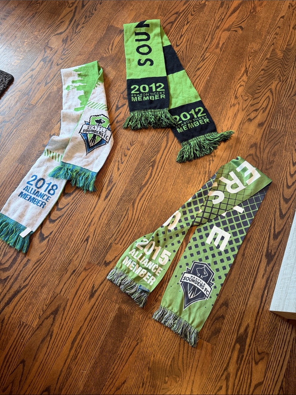 Green Supporter Scarf – Team Member Edition